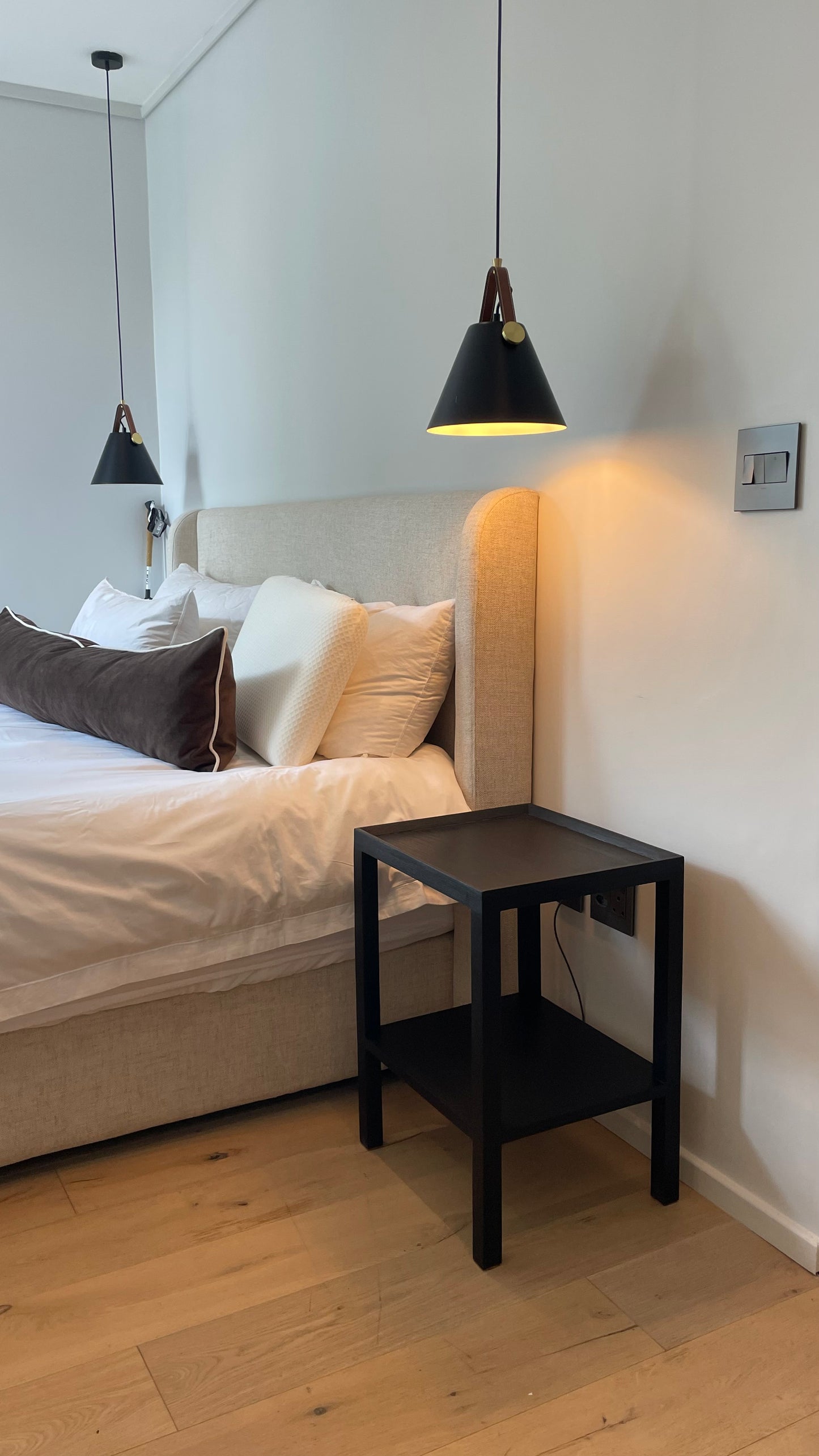 Du Nuit Oak Nightstand